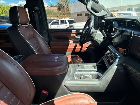 Used 2024 GMC Sierra 2500 Denali Ultimate AWD/4WD image 5