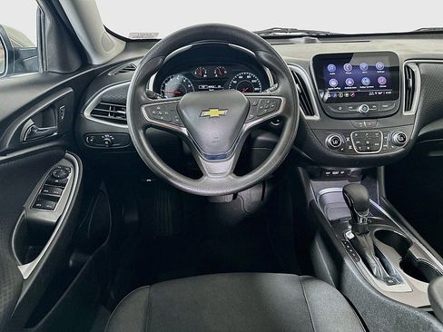 Used 2025 Chevrolet Malibu LT FWD image 21