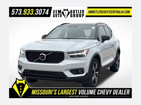 Used 2022 Volvo XC40 T4 R-Design w/ Protection Package Premier image 1