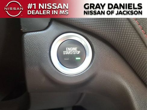 Used 2023 Chevrolet Equinox RS FWD image 18