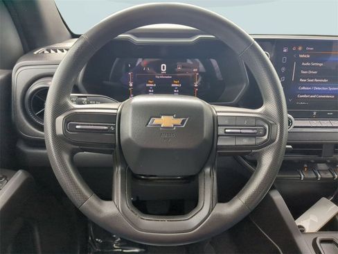 Used 2023 Chevrolet Colorado W/T image 14