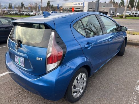 Used 2015 Toyota Prius C Two image 4