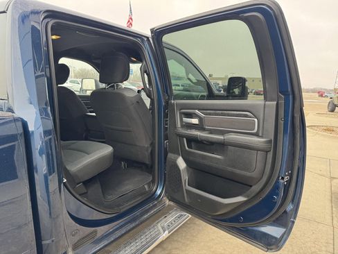 Used 2024 RAM 2500 Big Horn w/ Sport Appearance Package image 26