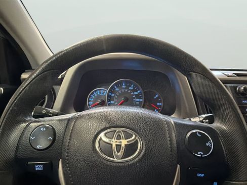 Used 2016 Toyota RAV4 LE image 30