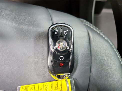 Used 2024 Buick Enclave Premium image 33