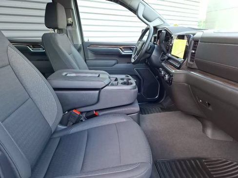Used 2025 Chevrolet Silverado 1500 LT AWD/4WD image 32