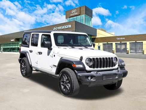Used 2024 Jeep Wrangler Unlimited Sport AWD/4WD image 3