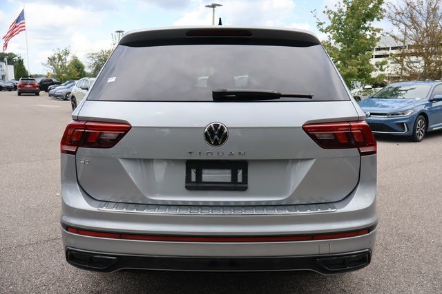 Certified 2023 Volkswagen Tiguan SE R-Line FWD image 7