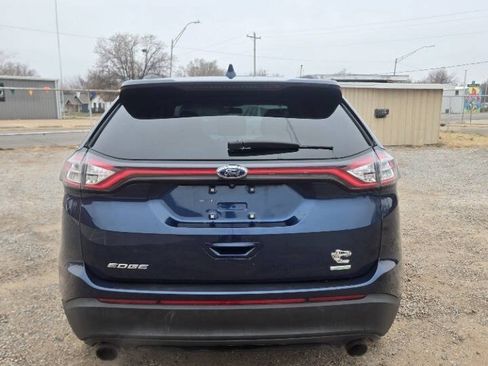 Used 2017 Ford Edge SE w/ Cargo Accessory Package FWD image 4