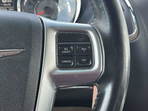 Used 2012 Chrysler Town & Country Touring w/ Entertainment Group #1 FWD image 28