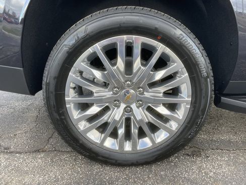 New 2026 Chevrolet Suburban Premier image 39