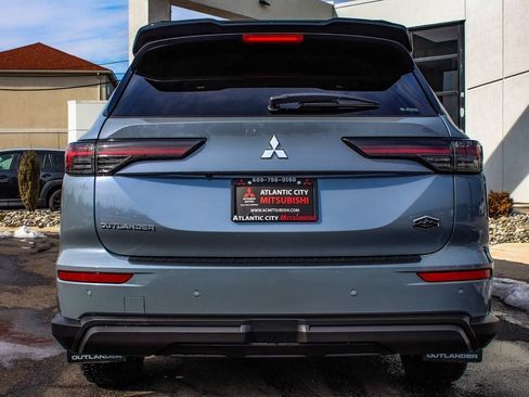 New 2026 Mitsubishi Outlander AWD image 5