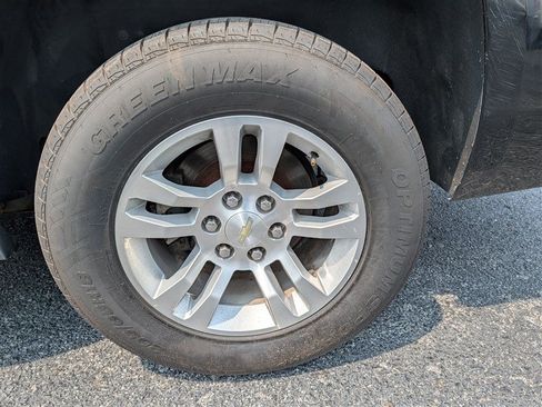 Used 2019 Chevrolet Suburban LT AWD/4WD image 10