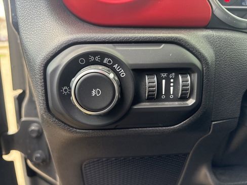 Used 2021 Jeep Wrangler Unlimited Rubicon w/ LED Lighting Group AWD/4WD image 17