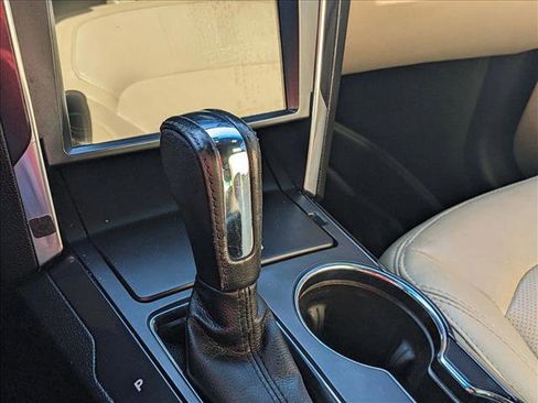 Used 2016 Ford Explorer Limited image 12