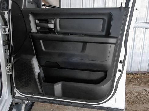Used 2024 RAM 3500 Tradesman w/ Chrome Appearance Group AWD/4WD image 45