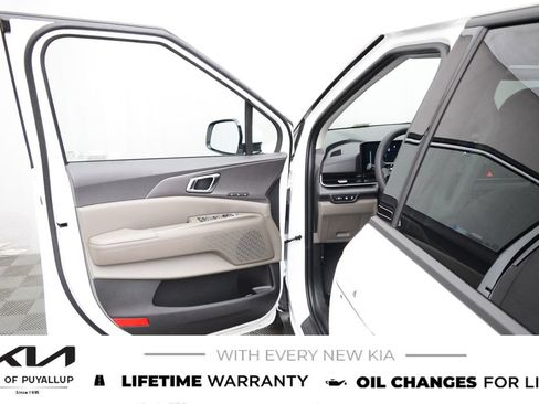 New 2027 Kia Carnival SX FWD image 9