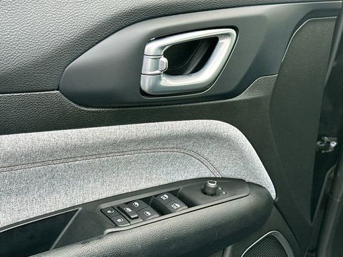 Used 2022 Jeep Compass Latitude w/ Sun and Sound Group image 17