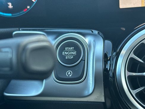 Certified 2023 Mercedes-Benz GLB 250 image 27