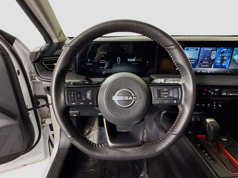 Used 2026 Nissan Kicks SR w/ SR Premium Package FWD image 13
