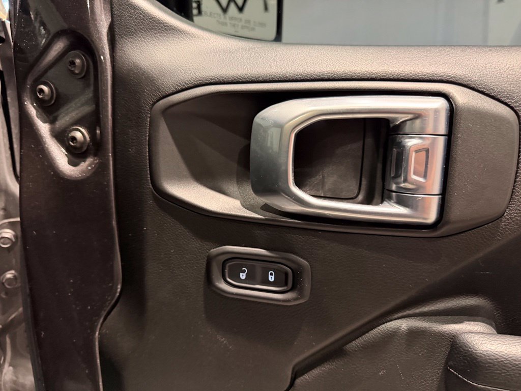 Used 2021 Jeep Wrangler Unlimited Sport AWD/4WD image 40