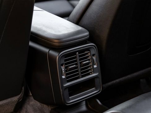 Used 2021 Porsche Taycan Base image 34