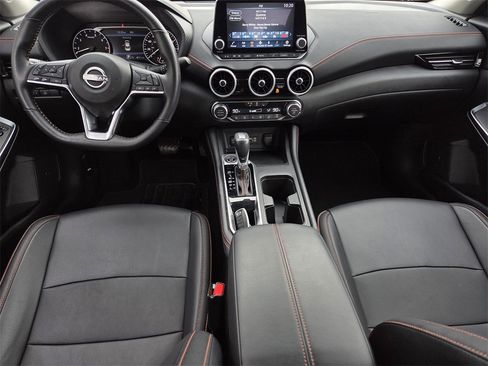 Used 2025 Nissan Sentra SR w/ SR Premium Package image 7