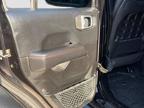 Used 2018 Jeep Wrangler Unlimited Rubicon AWD/4WD image 13