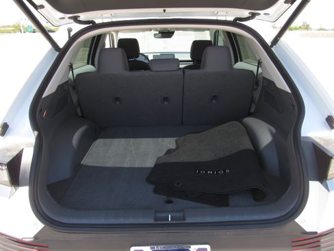 Used 2024 Hyundai Ioniq 5 SEL RWD image 12