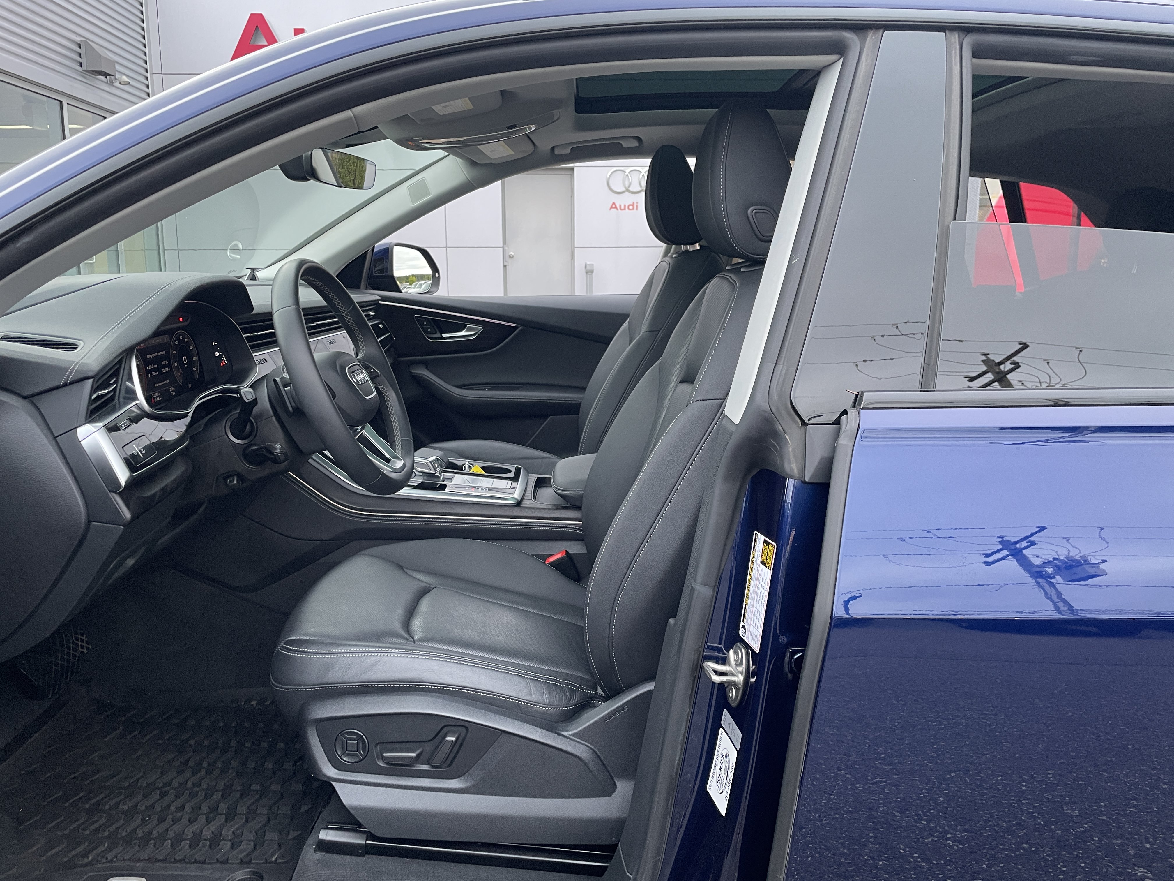 Certified 2023 Audi Q8 Prestige w/ Prestige Package AWD/4WD image 8