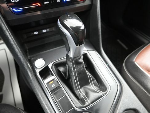 Used 2023 Volkswagen Tiguan SEL R-Line AWD/4WD image 24