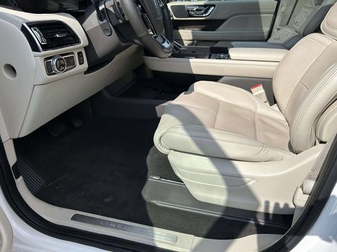 Used 2018 Lincoln Navigator Reserve w/ Technology Package AWD/4WD image 21