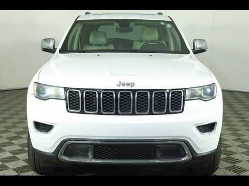 Used 2018 Jeep Grand Cherokee Limited AWD/4WD image 17