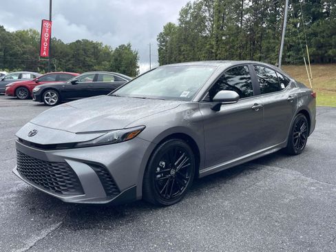 Used 2026 Toyota Camry SE w/ Convenience Package FWD image 5