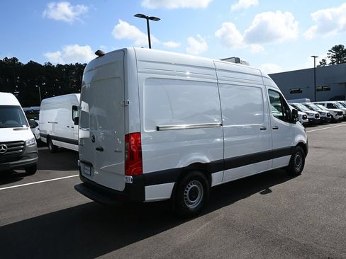 Used 2024 Mercedes-Benz Sprinter 2500 image 21