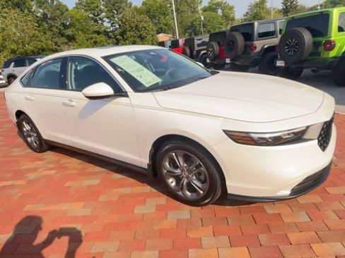 Certified 2024 Honda Accord EX image 3