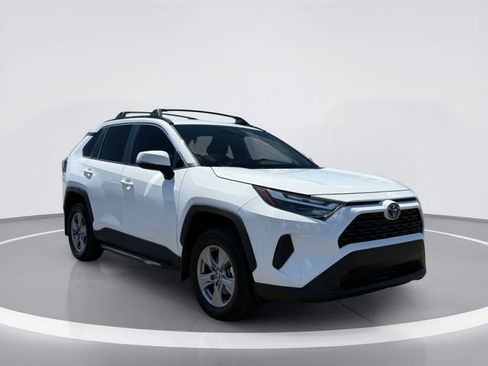 Used 2025 Toyota RAV4 XLE w/ Convenience Package FWD image 5