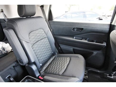 New 2025 Nissan Pathfinder SV w/ SV Premium Package image 10