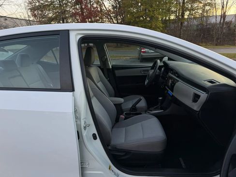 Used 2016 Toyota Corolla LE image 19