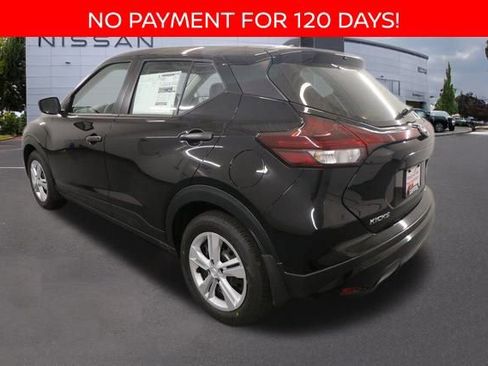 New 2025 Nissan Kicks Play S image 3