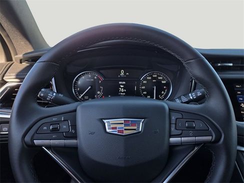 New 2025 Cadillac XT6 Luxury image 10
