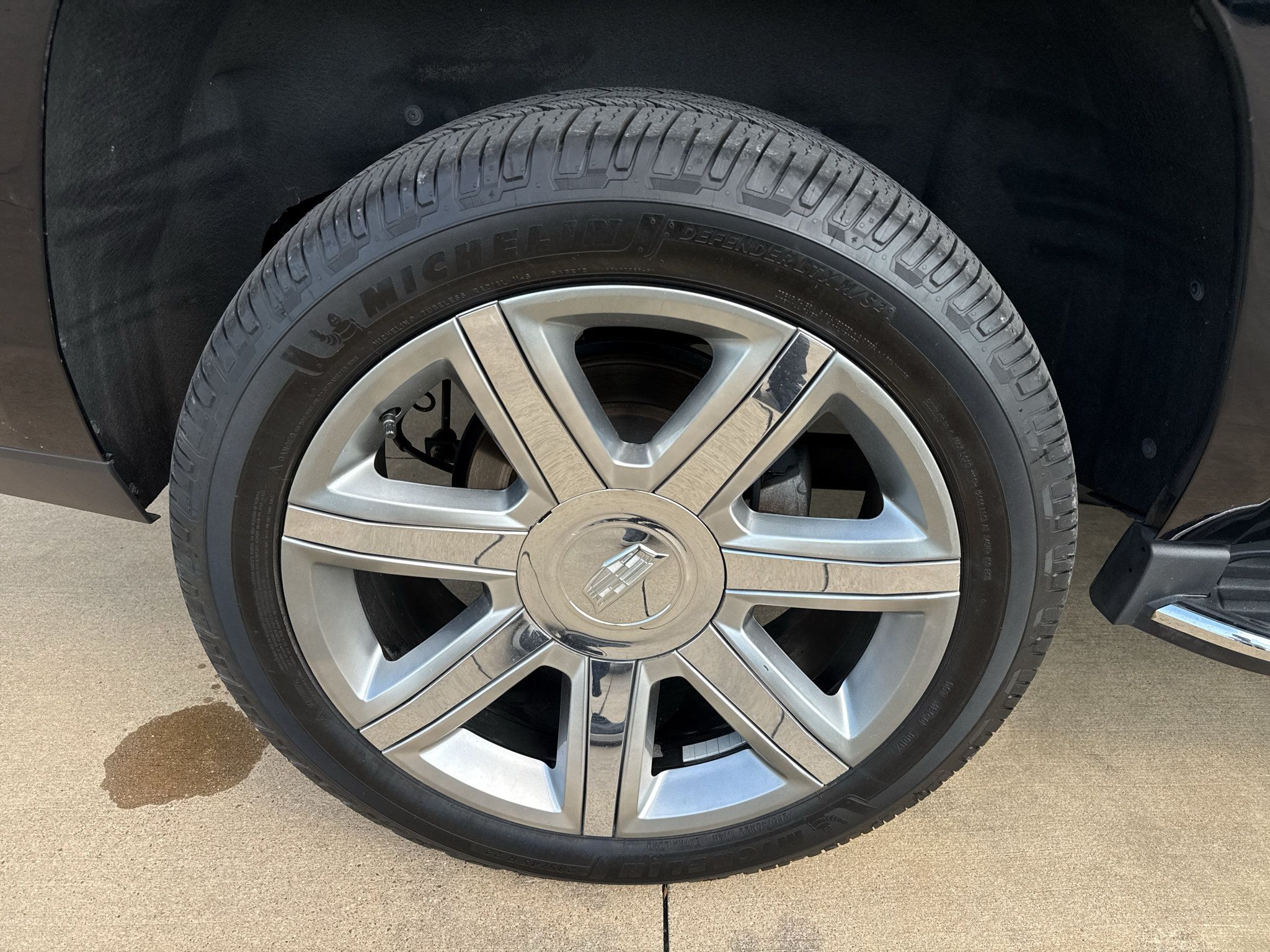 Used 2018 Cadillac Escalade Luxury AWD/4WD image 11