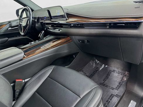 Used 2022 Cadillac Escalade ESV Luxury image 28