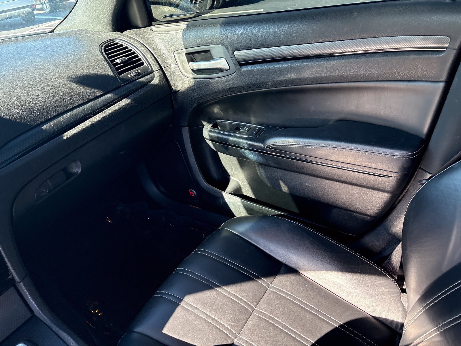 Used 2016 Chrysler 300 S RWD image 18
