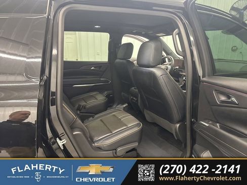 Used 2025 Chevrolet Traverse High Country image 15
