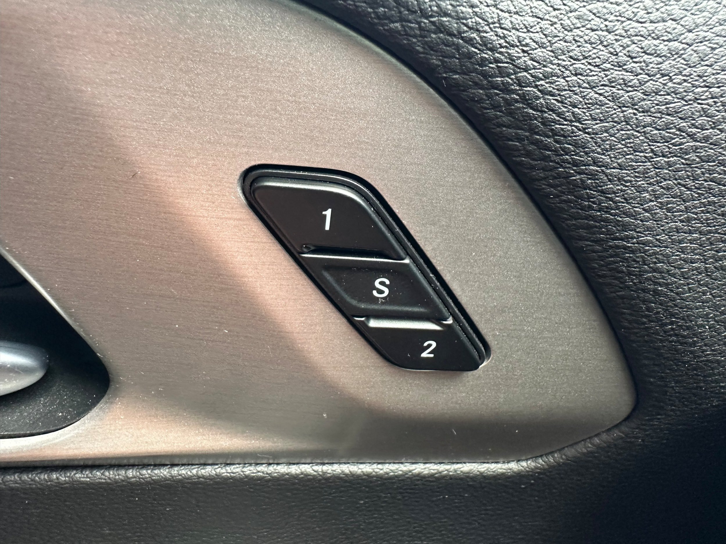 Used 2024 Chrysler Pacifica Limited w/ S Appearance Package FWD image 28