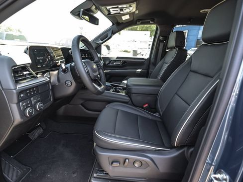 New 2026 Chevrolet Suburban Premier w/ LPO, Illumination Package AWD/4WD image 19