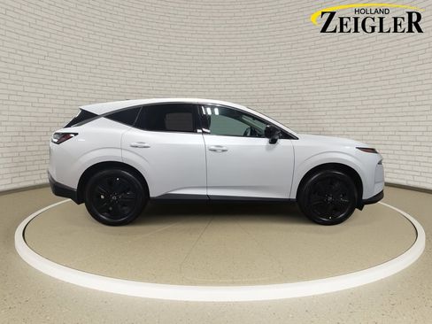 Certified 2025 Nissan Murano SV w/ Cargo Package image 4
