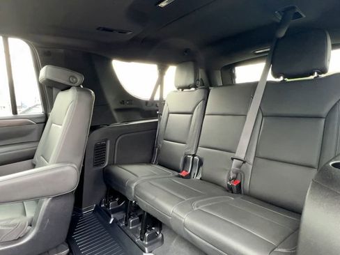 Used 2022 Chevrolet Suburban LT w/ Luxury Package image 39