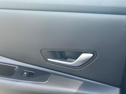Used 2024 Hyundai Elantra SEL FWD image 21